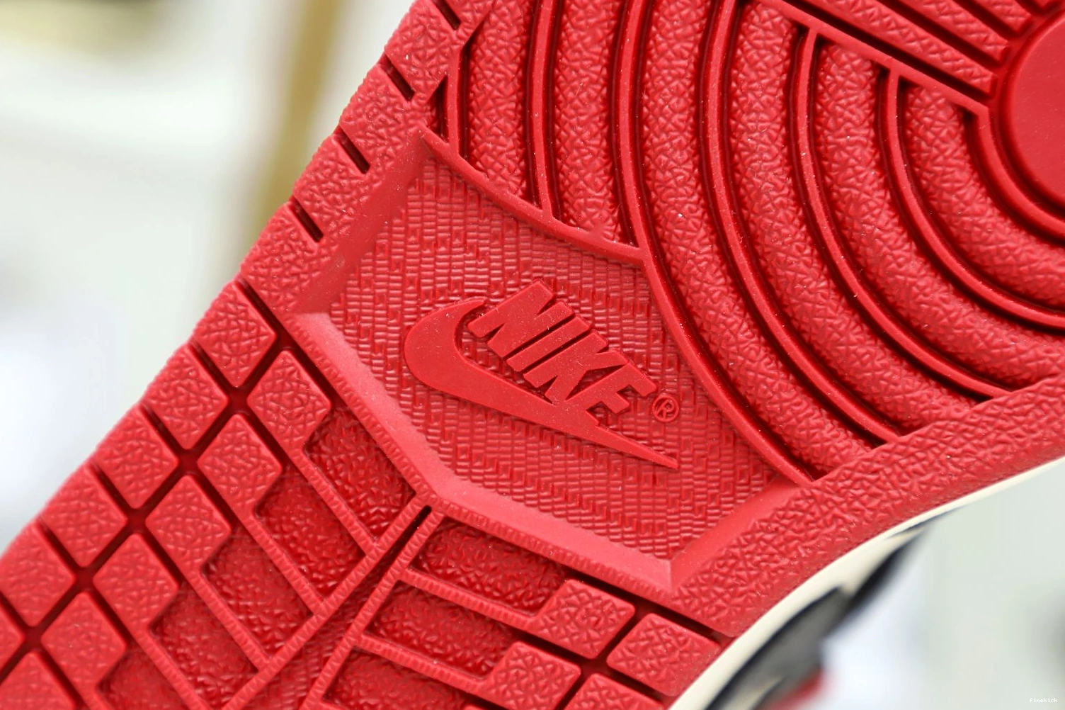 TOE' JORDAN 1 OG AIR RETRO 'BRED HIGH 0204